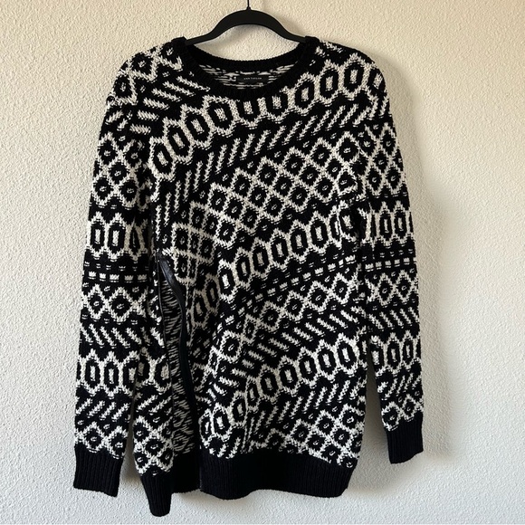 Ann Taylor Wool Blend Women’s Knit Tunic Sweater Medium Black White Geometric - Picture 4 of 12